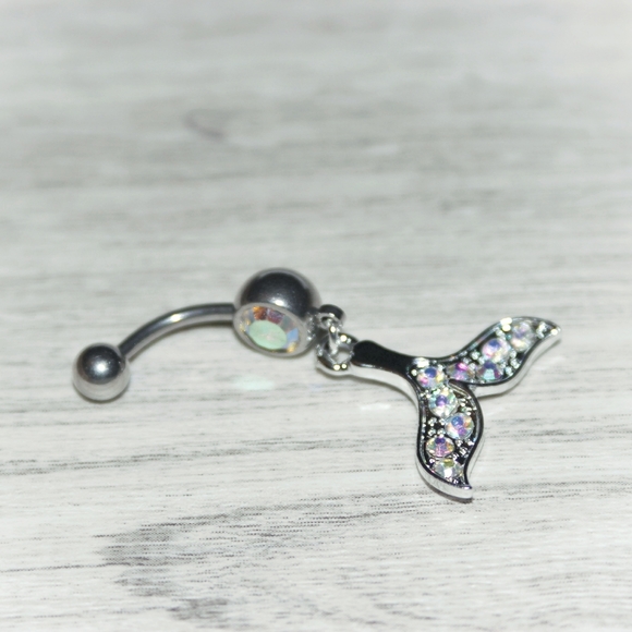 Iridescent whale tail crystal belly ring - Picture 2 of 12